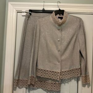 Gorgeous grey/silver Suit by K N Y, Beauty at its  finest!